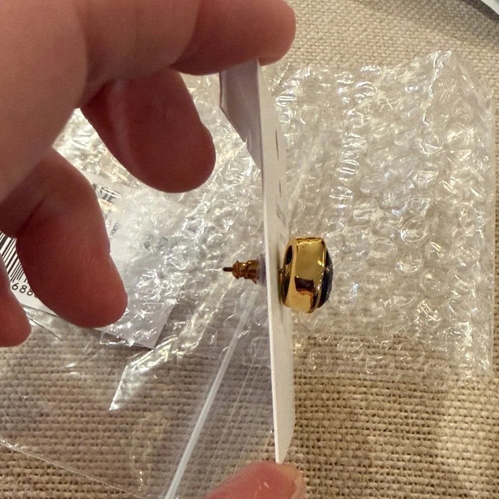 kate spade Emerald High Shine Studs/NWT - Picture 6 of 9